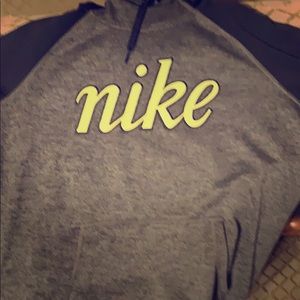 Nike therms fit sweatshirt